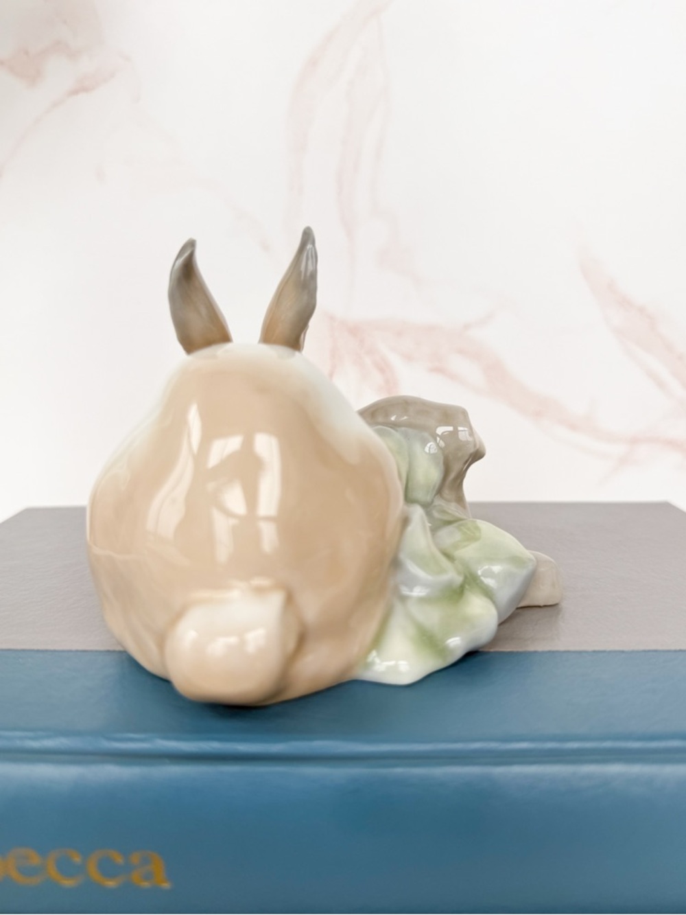 Retired Lladro Porcelain Woodland Bunny Rabbit Figurine #4472 aka “Bunny Eating” - Picture 3 of 5
